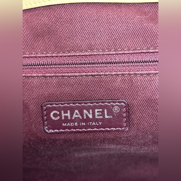 VTG Chanel Jumbo XL Flap Bag Quilted Calfskin Cream Gunmetal HW - Picture 16 of 17